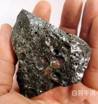 上海回收玻璃陨石价格表（上海有专门上门收购陨石的吗）