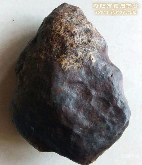 乌鲁木齐陨石回收电话号码（乌鲁木齐陨石鉴定中心）