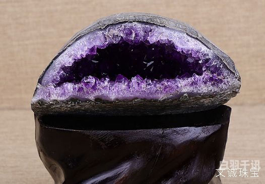 紫水晶洞回收吗值钱吗（紫水晶洞真的假的）