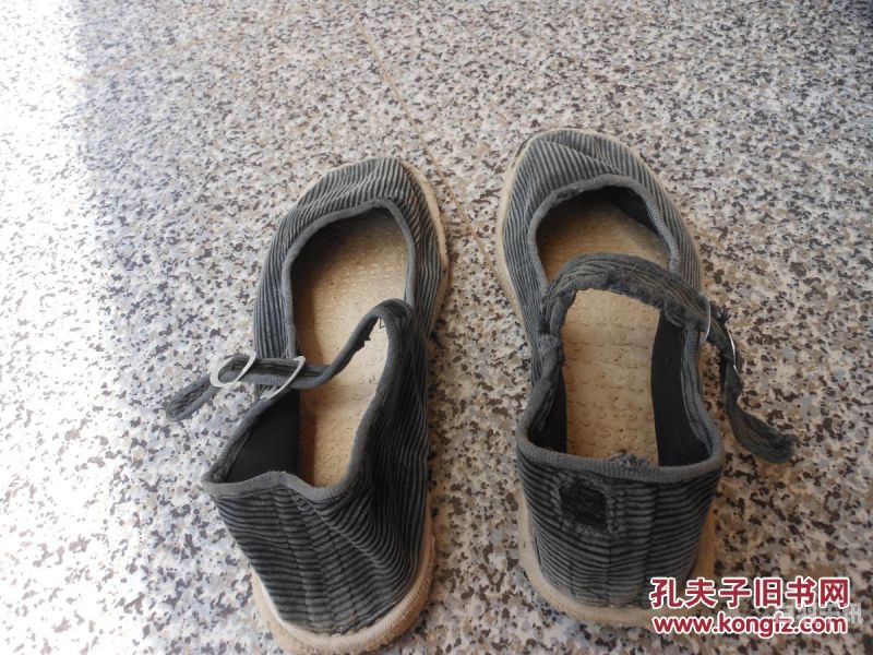 广东大量回收棕鞋电话（高价大量回收旧鞋）