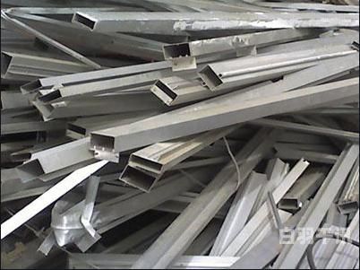 切削铝回收多少钱一吨（今日废铝削价格多少钱一吨现在）